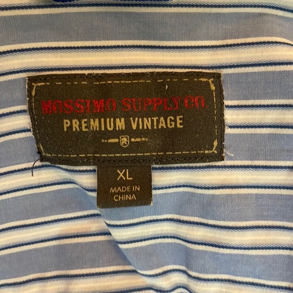 MOSSIMO SUPPLY CO. Striped Button down - XL (blue & white) - Picture 4 of 8